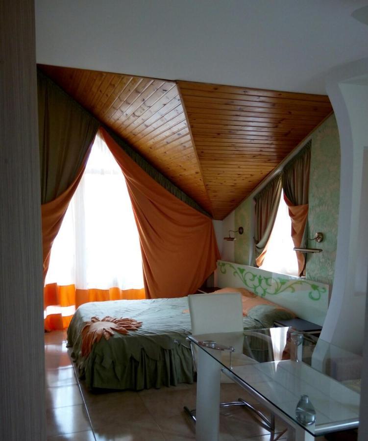 Racu Hotel Comrat Bagian luar foto