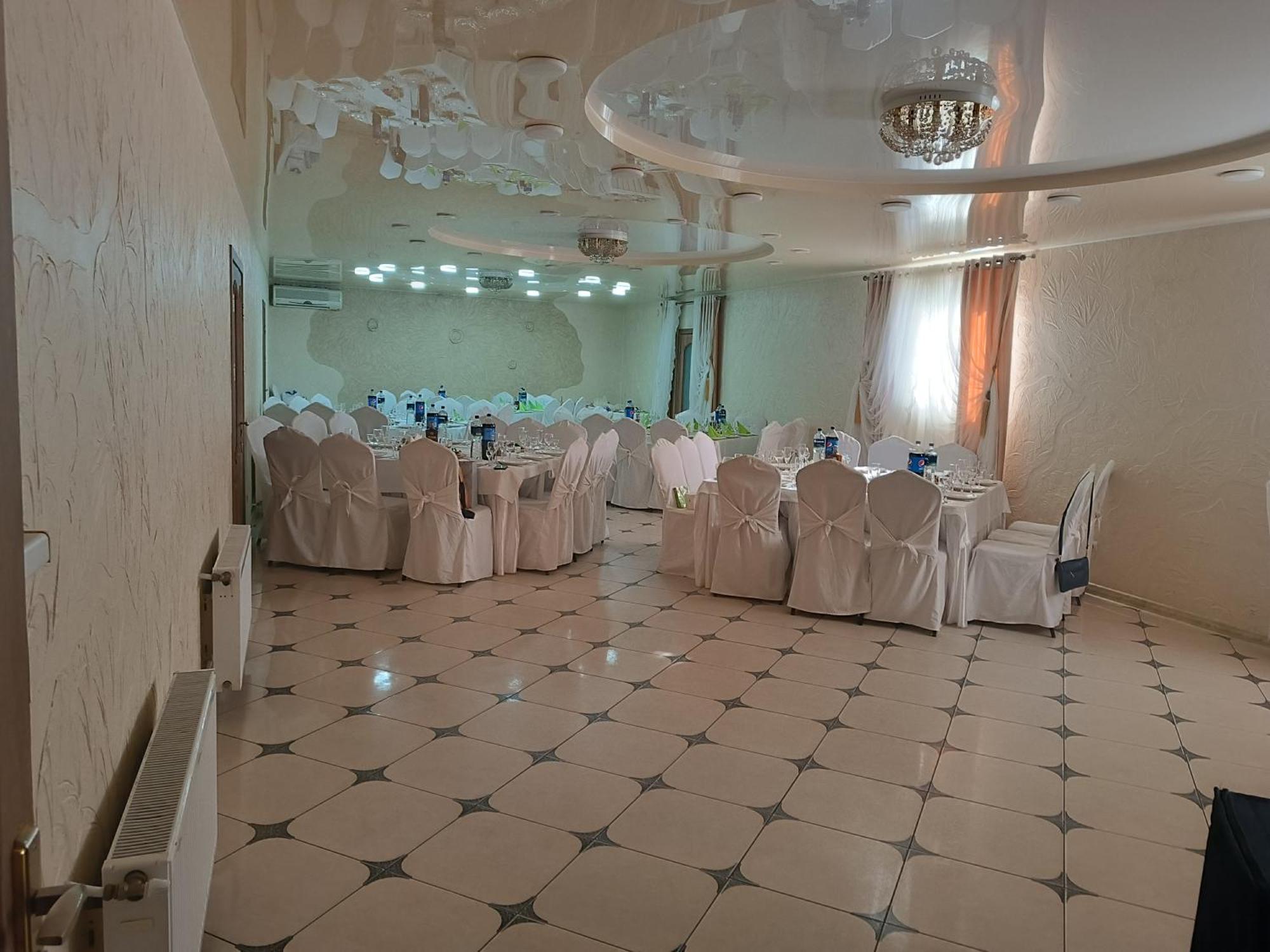 Racu Hotel Comrat Bagian luar foto