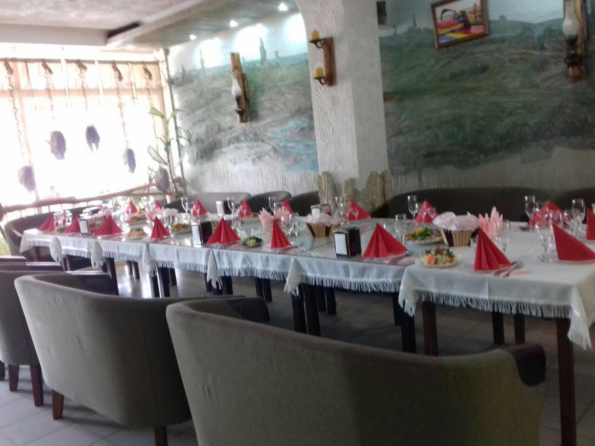 Racu Hotel Comrat Bagian luar foto