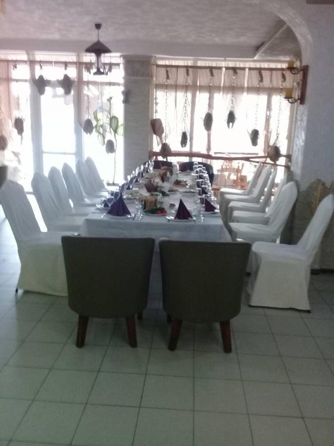 Racu Hotel Comrat Bagian luar foto